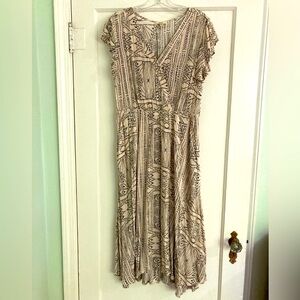 Elegant Patterned Cream Dress L